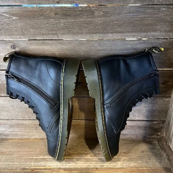 Childrens Dr. Martens Black Leather Classic Casual Combat Boots Size‎ 4 Y GUC