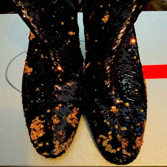 Christian louboutin boots, may take certain offers off the price 💯 Authentic