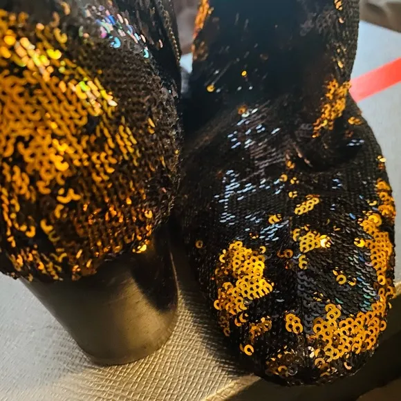 Christian louboutin boots, may take certain offers off the price 💯 Authentic