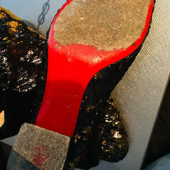 Christian louboutin boots, may take certain offers off the price 💯 Authentic