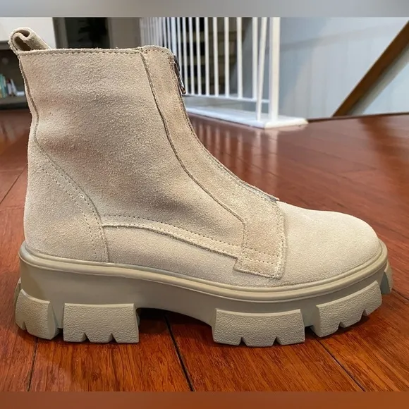 Chunky beige boots AQUA Beige Pull Tab 1-1/2&quot; Platform True Round Toe Zi…