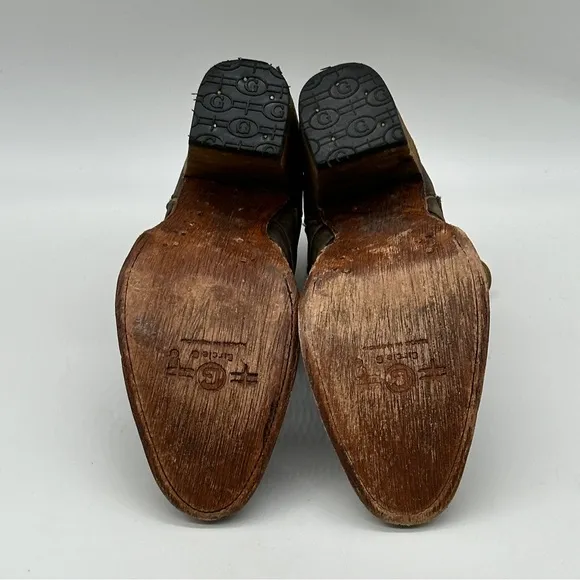 Circle G Corral Distressed Chocolate Ankle Boots. Size 8.5