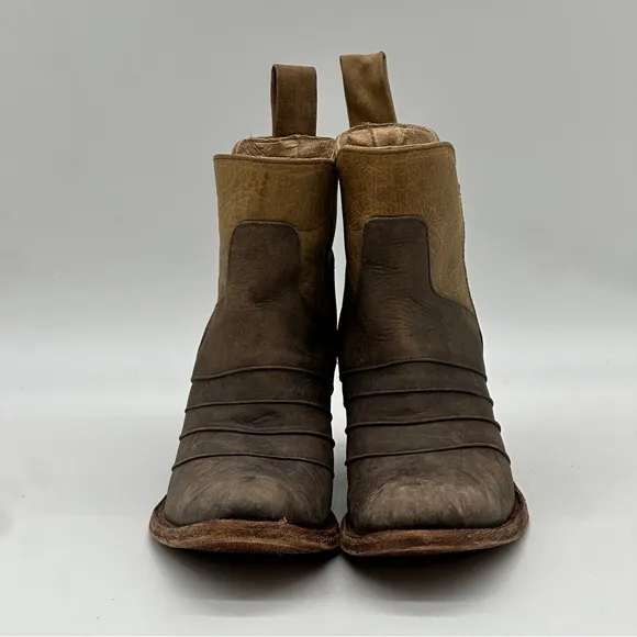 Circle G Corral Distressed Chocolate Ankle Boots. Size 8.5