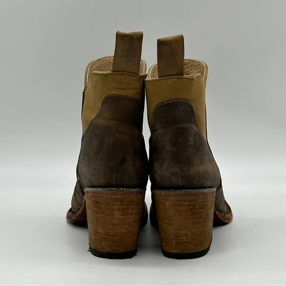 Circle G Corral Distressed Chocolate Ankle Boots. Size 8.5