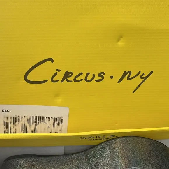Circus NY Golda platform NIB size 8