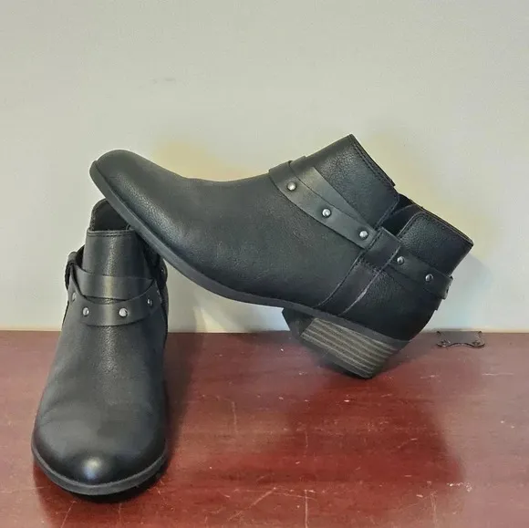 Clarks Addiy Zoie Black Leather Ankle Boots Size 8.5 EUC