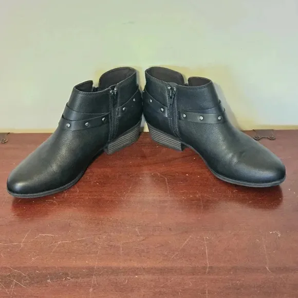 Clarks Addiy Zoie Black Leather Ankle Boots Size 8.5 EUC