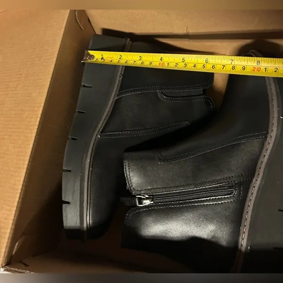 Clark’s Airabell Zip Black Smooth Black Ankle Boots Size 7.5 Medium NIB
