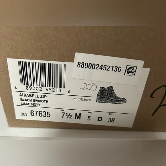 Clark’s Airabell Zip Black Smooth Black Ankle Boots Size 7.5 Medium NIB