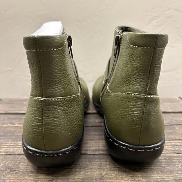 Clarks Ashland Pine Women’s Ankle Boots Olive Pebbled Leather Size US 10M New