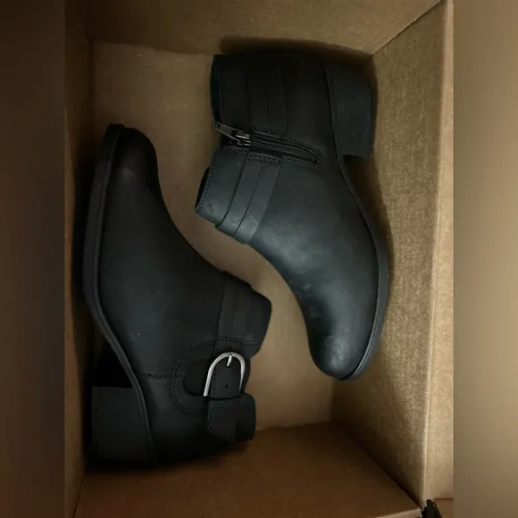 Clarks Charlten Rae Black Booties Women's Size 6.5W New