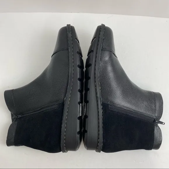 Clarks Collection size 11 Michela Petal Black Leather Ankle Boots