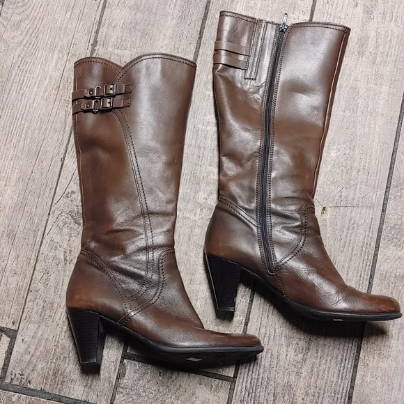 Clarks Dark Brown Tall Leather Boots Size 9