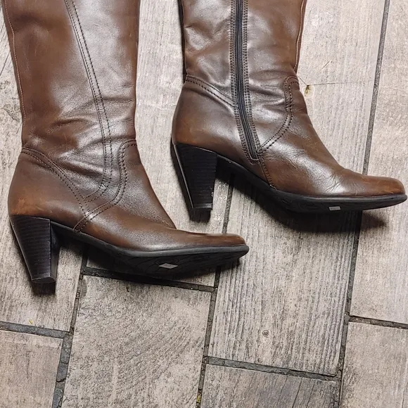 Clarks Dark Brown Tall Leather Boots Size 9