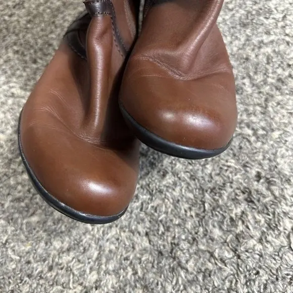 Clarks INGALLS VICKY 2 Tall Brown Leather Riding Boots Women’s Size 8.5 W Heeled