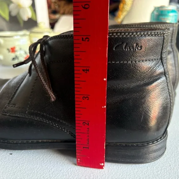 Clarks Men’s 10 Black Chukka Boots with Leather Finish Lace Up
