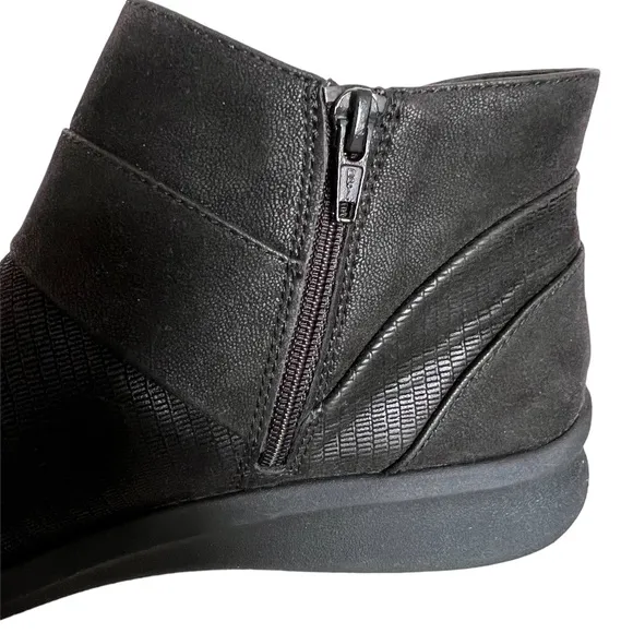Clarks NWOT Cloudsteppers Sillian 2.0 Rise Ankle Boots In Black Size 10