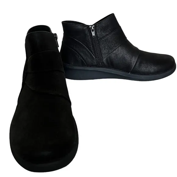 Clarks NWOT Cloudsteppers Sillian 2.0 Rise Ankle Boots In Black Size 10
