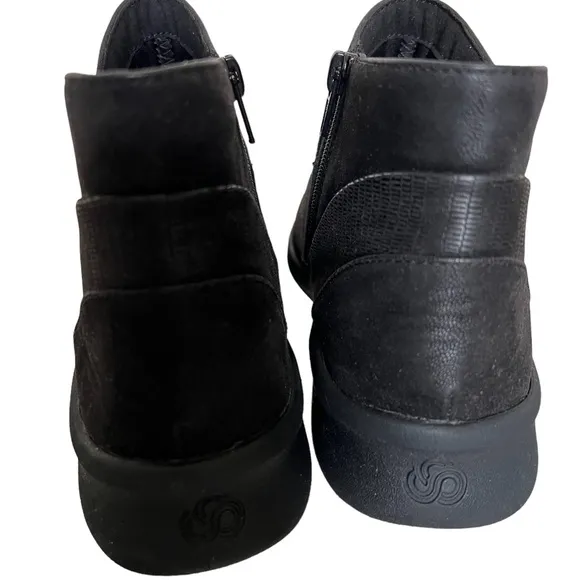 Clarks NWOT Cloudsteppers Sillian 2.0 Rise Ankle Boots In Black Size 10