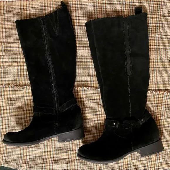 Clarks‎ tall suede black boots with  1” heel