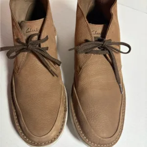 Clarks Tan Chukka Boots with Moccasin Toe and Crepe Sole