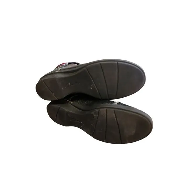 Clarks Whistle Bea boots black pebble leather sz 7