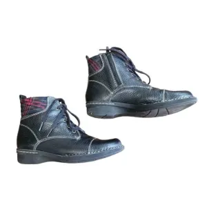 Clarks Whistle Bea boots black pebble leather sz 7