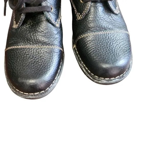 Clarks Whistle Bea boots black pebble leather sz 7