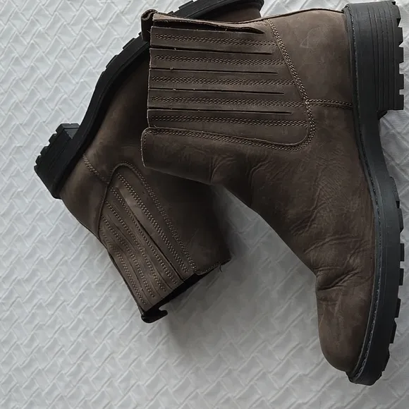 Clarks Women's Brown Ankle Boots