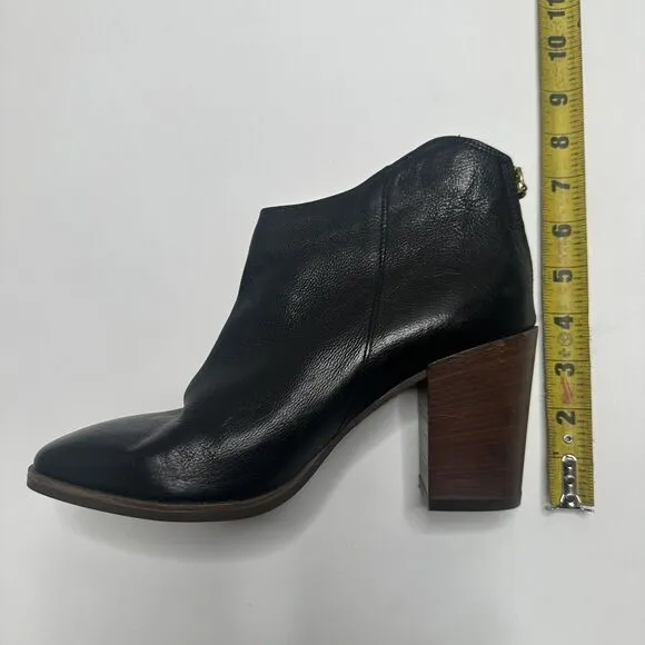 Clarks Women’s Lora Lona Black Leather Ankle Zip Up Boots 9