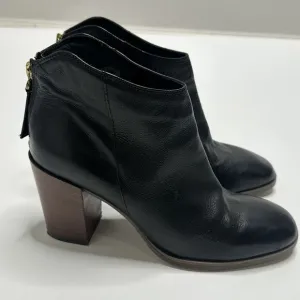 Clarks Women’s Lora Lona Black Leather Ankle Zip Up Boots 9