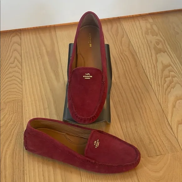 Coach Rasberry Amber Suede Loafers with Metallic Emblem brand new unworn size 11