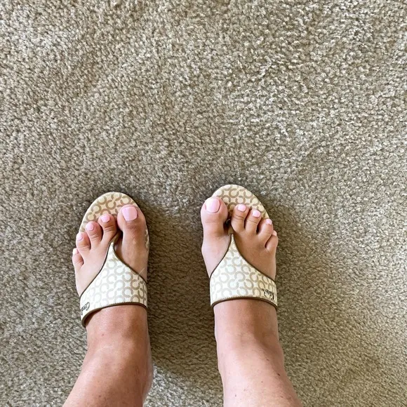 Coach sandals color cream and brown