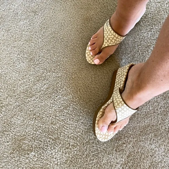 Coach sandals color cream and brown