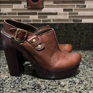 Colleen Cordero Brown Leather Women's Heeled mules