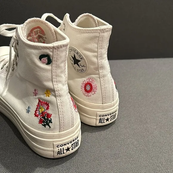 Converse Chuck Taylor All Star Hi Lift Return To Festival Embroidered Platform