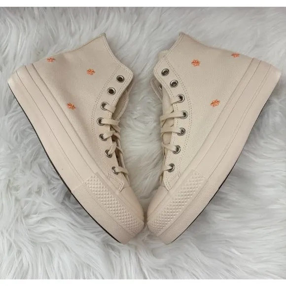 Converse Chuck Taylor All Star Lift Platform Pearls Women's Size 8.5 NEW A05972C