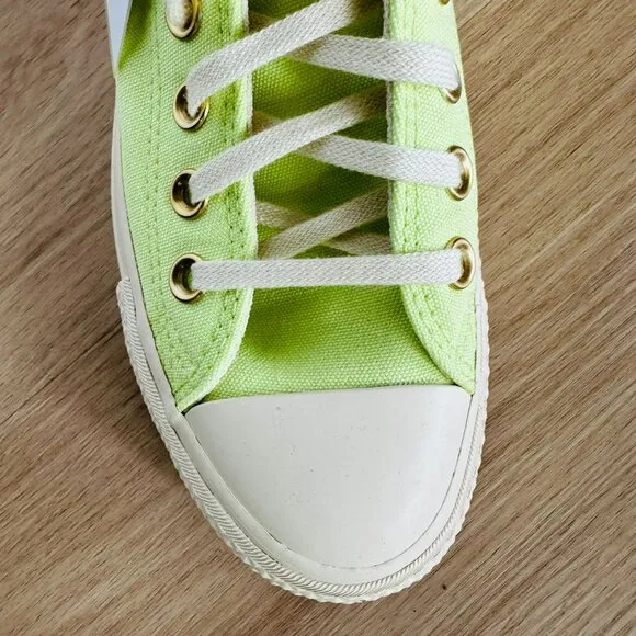 ⭐Converse Chuck Taylor All Star Lift Platform Sz 9 Women's Shoes Green A09913F