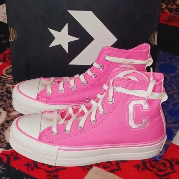 Converse Chuck Taylor All Star Lift Platform Varsity Shoes Size 7 for Wo…