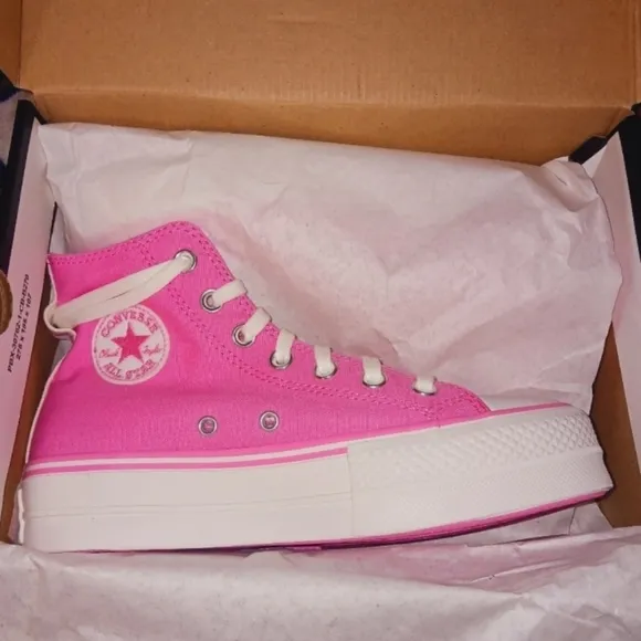 Converse Chuck Taylor All Star Lift Platform Varsity Shoes Size 7 for Wo…
