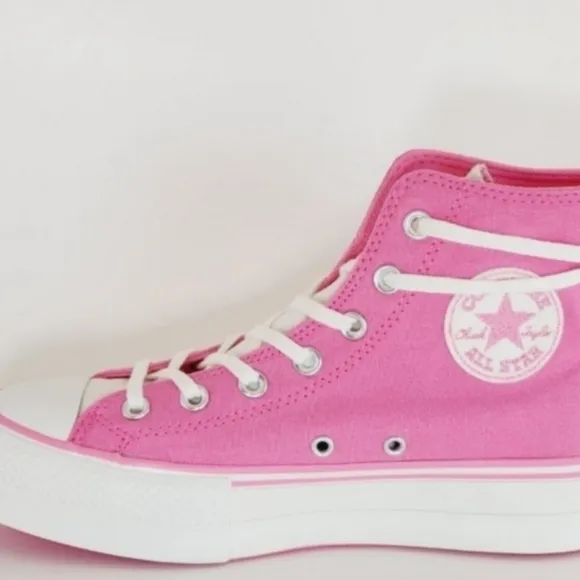 Converse Chuck Taylor All Star Lift Platform Varsity Shoes Size 7 for Wo…