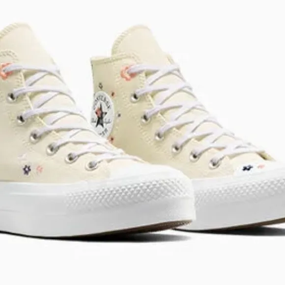 Converse Lift Platform Petite Petals High top shoes light dune women’s 7.5