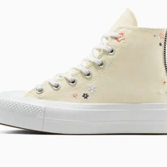 Converse Lift Platform Petite Petals High top shoes light dune women’s 7.5