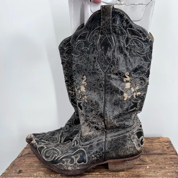 Corral C2108 Black Distressed Embroidered Lizard Inlay Snip Toe Cowboy Boots