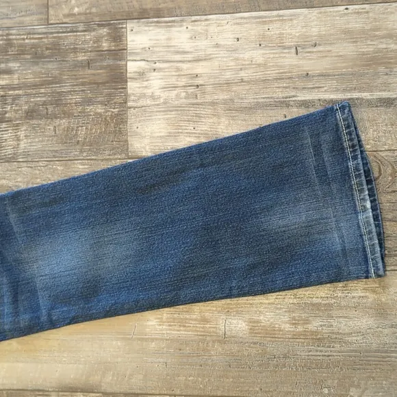 COWGIRL TUFF &quot;Blue Victory&quot; bootcut horseback riding jeans med wash sz 27x33 euc