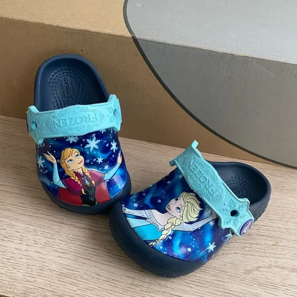 CROCS Disney Frozen ❄️Toddler Sandals - SZ 4 C