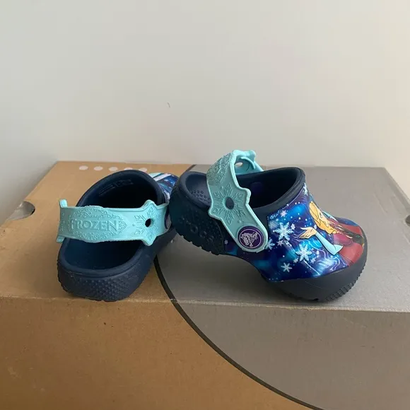 CROCS Disney Frozen ❄️Toddler Sandals - SZ 4 C