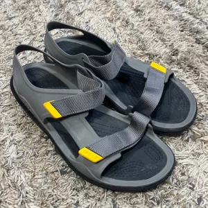 Crocs men’s velcro sandals sz 10 gray