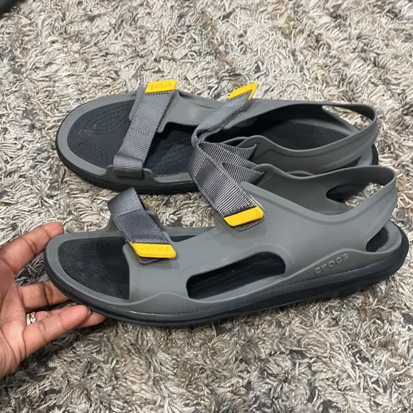 Crocs men’s velcro sandals sz 10 gray