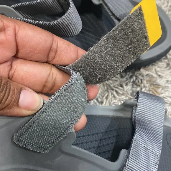 Crocs men’s velcro sandals sz 10 gray